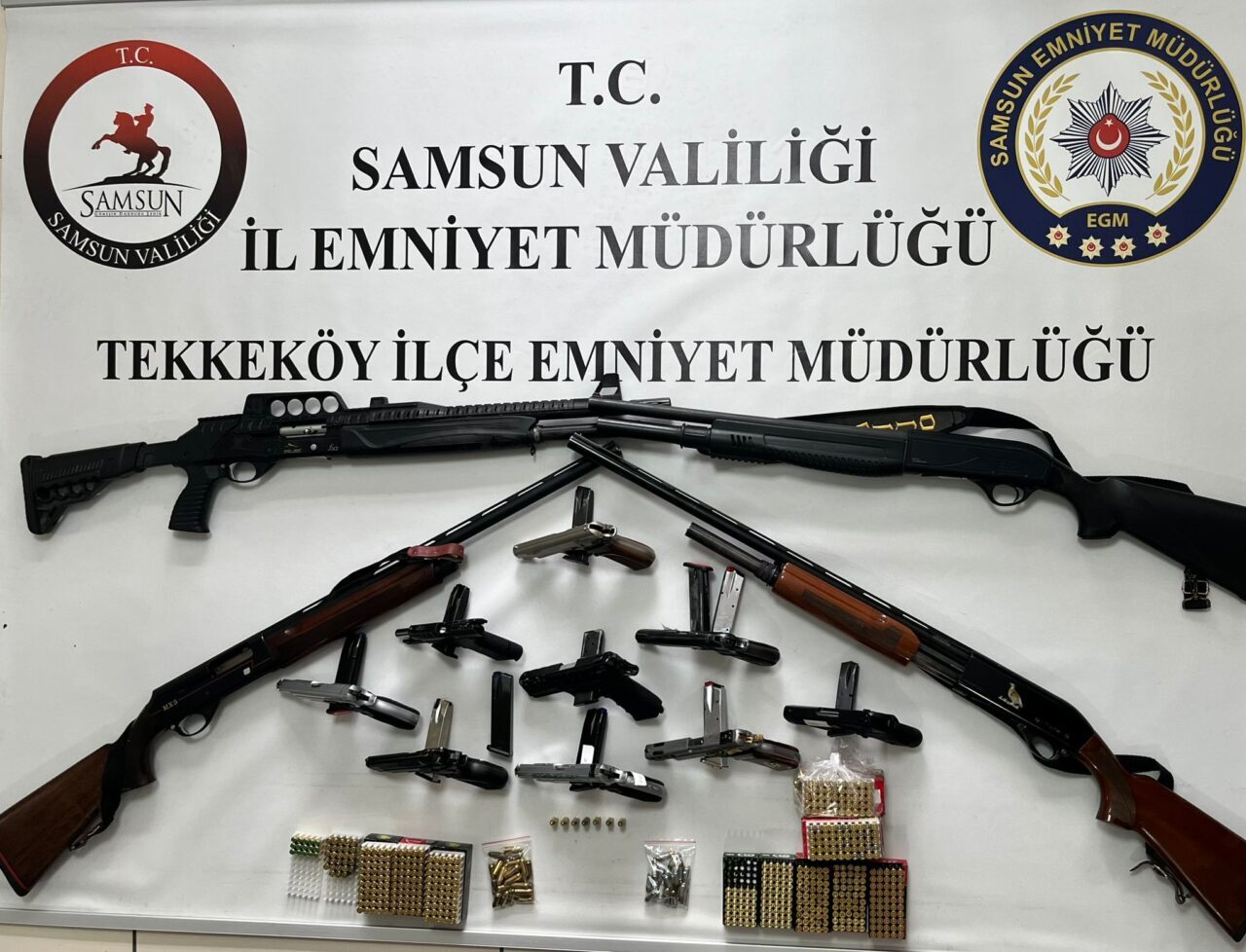 SAMSUN (AA) – Samsun'un Tekkeköy ilçesinde düzenlenen kaçak silah ticareti