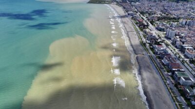 SAMSUN (AA) – Samsun'da yağışlar denizin rengini değiştirdi. Bölgede son