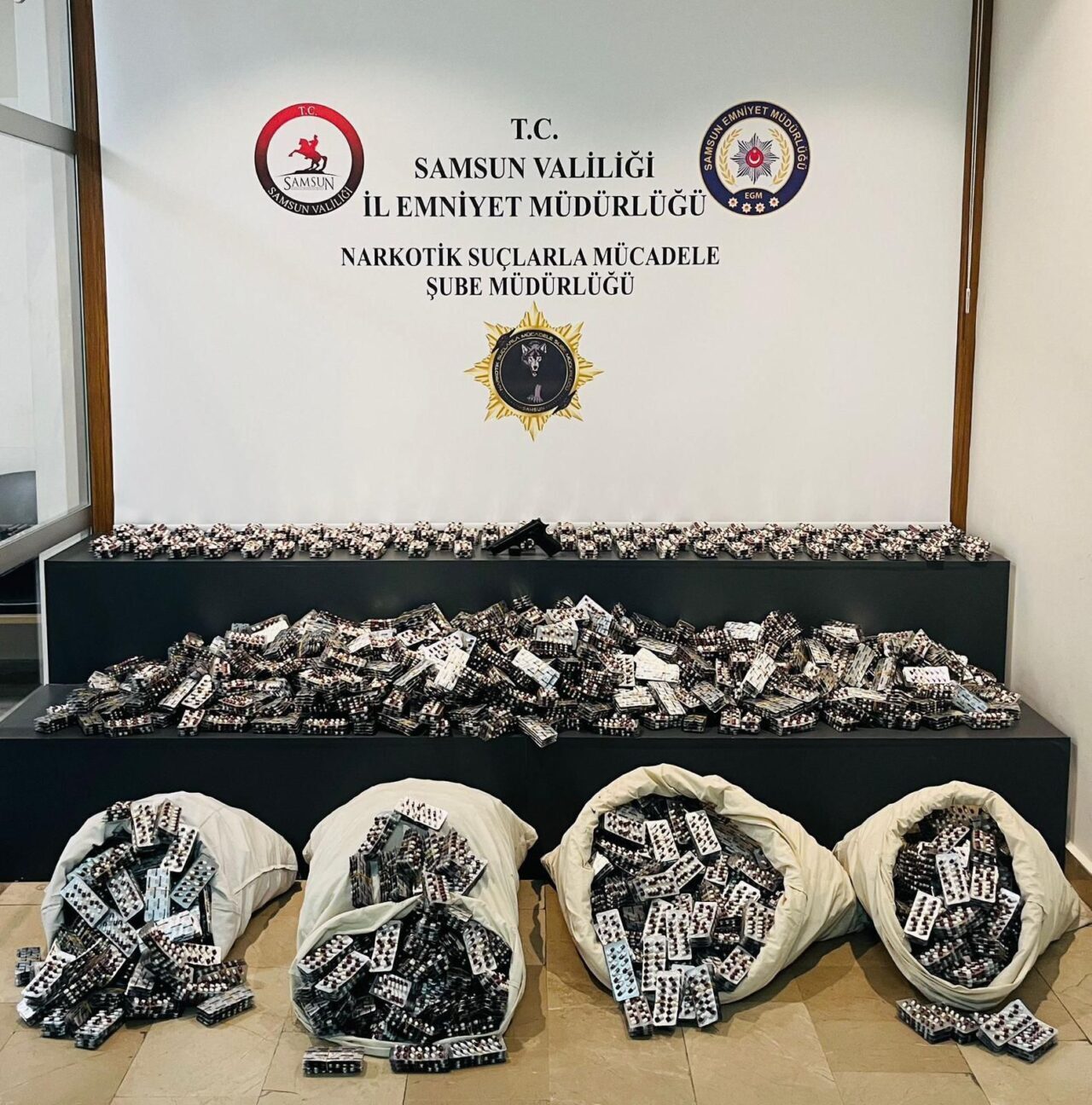 SAMSUN (AA) – Samsun'da düzenlenen iki ayrı uyuşturucu operasyonunda 129