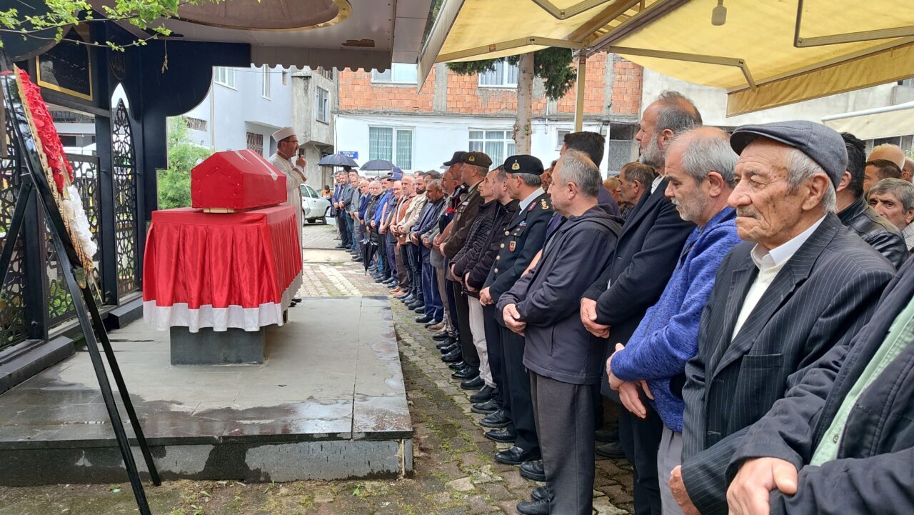 SAMSUN (AA) – Samsun'un Salıpazarı ilçesinde 72 yaşında vefat eden