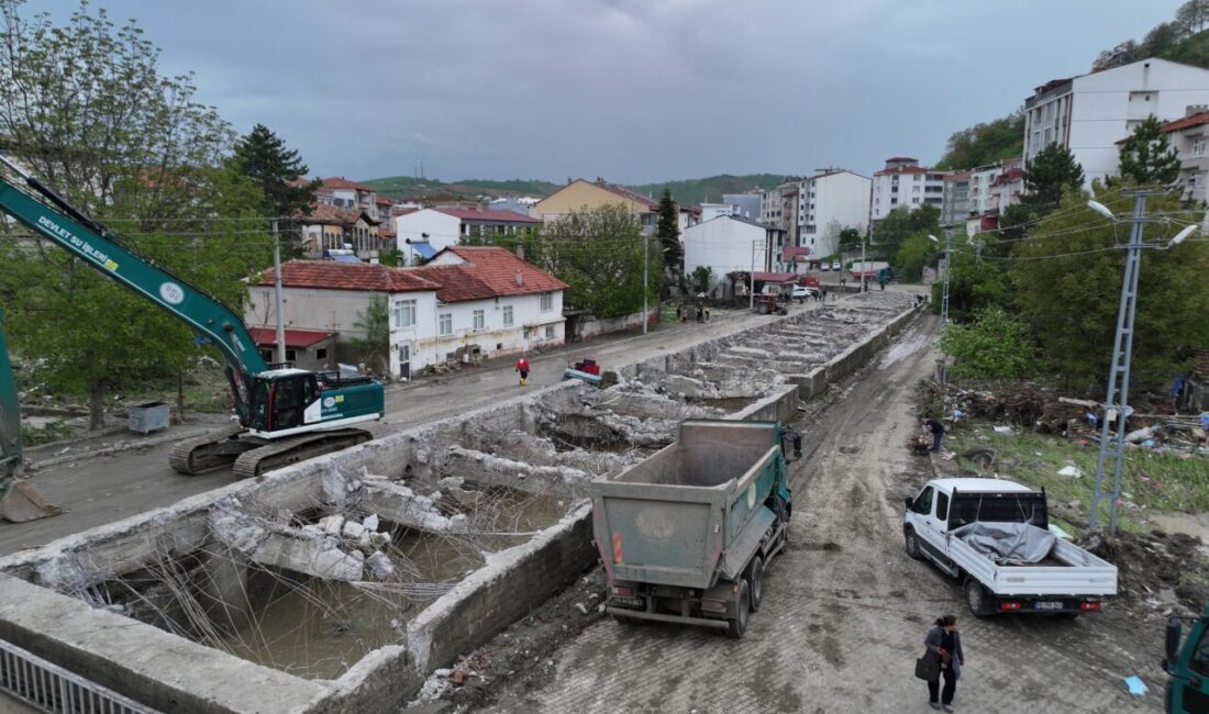 - Havza Belediye Başkanı Murat İkiz:
- "(Sel nedeniyle) 400-500 civarında