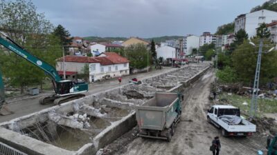 - Havza Belediye Başkanı Murat İkiz:
- "(Sel nedeniyle) 400-500 civarında