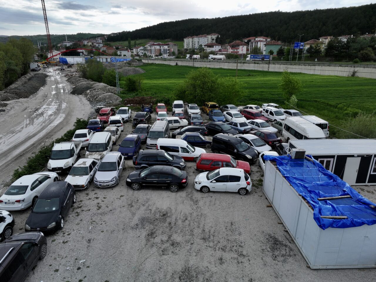 SAMSUN (AA) – Samsun'un Havza ilçesindeki selden zarar gören araçlar,