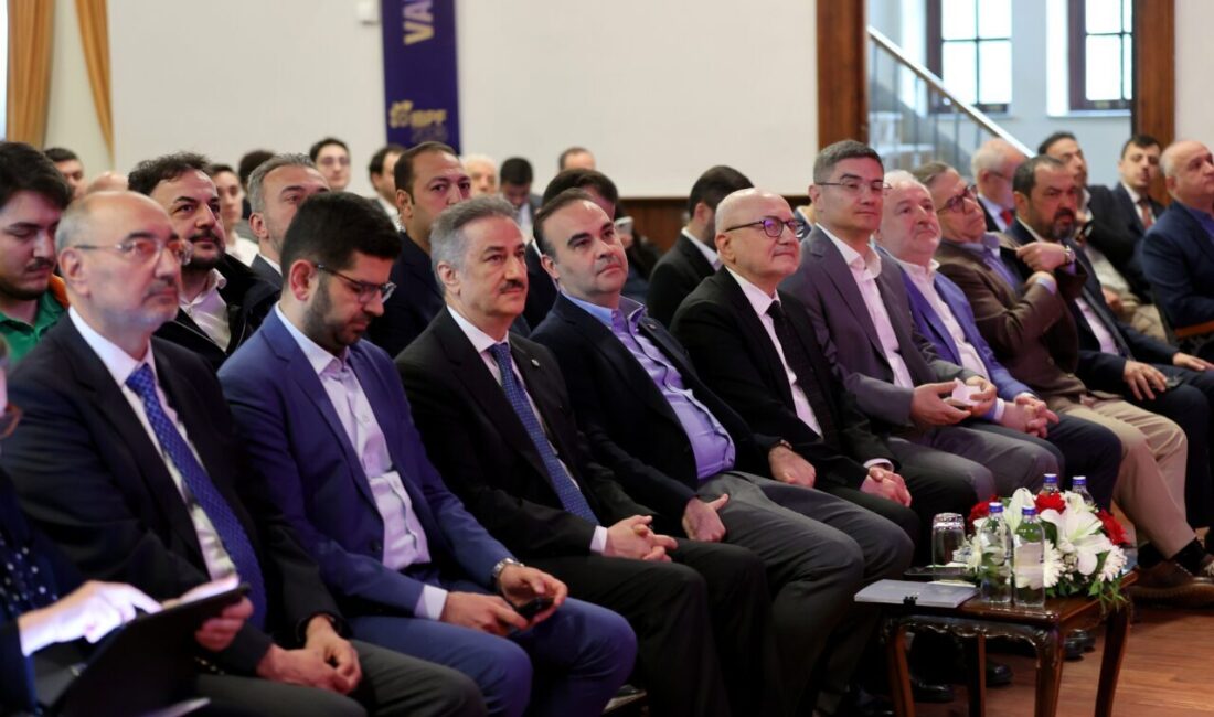 - "Sayın Cumhurbaşkanımızın liderliğinde, planlı sanayileşme hamlelerimizle, katma değerli üretimi