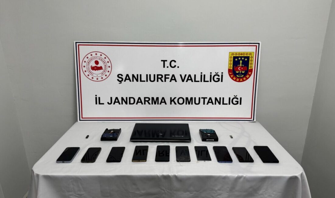 ŞANLIURFA (AA) – Şanlıurfa merkezli 6 ilde düzenlenen dolandırıcılık operasyonunda