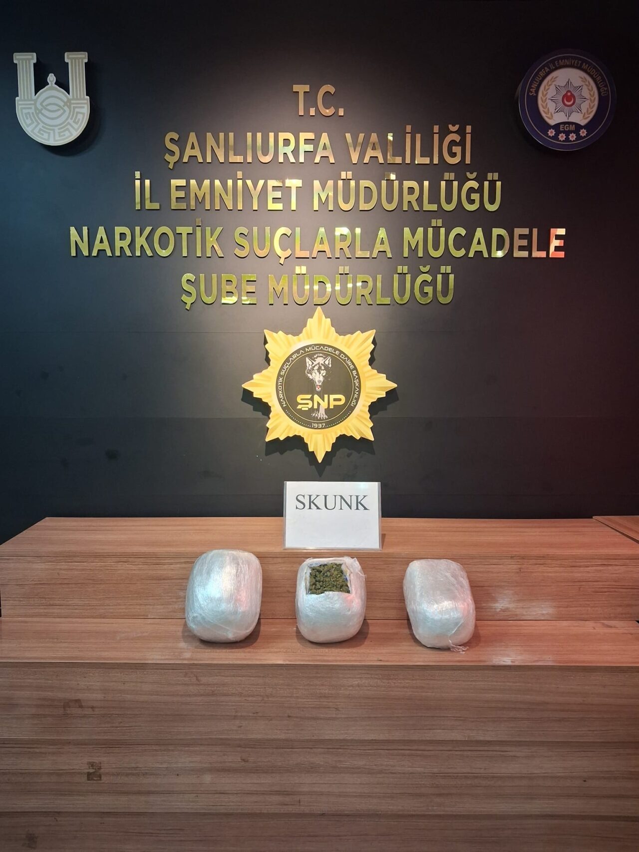 ŞANLIURFA (AA) – Şanlıurfa'da 6 kilo 800 gram uyuşturucu ele
