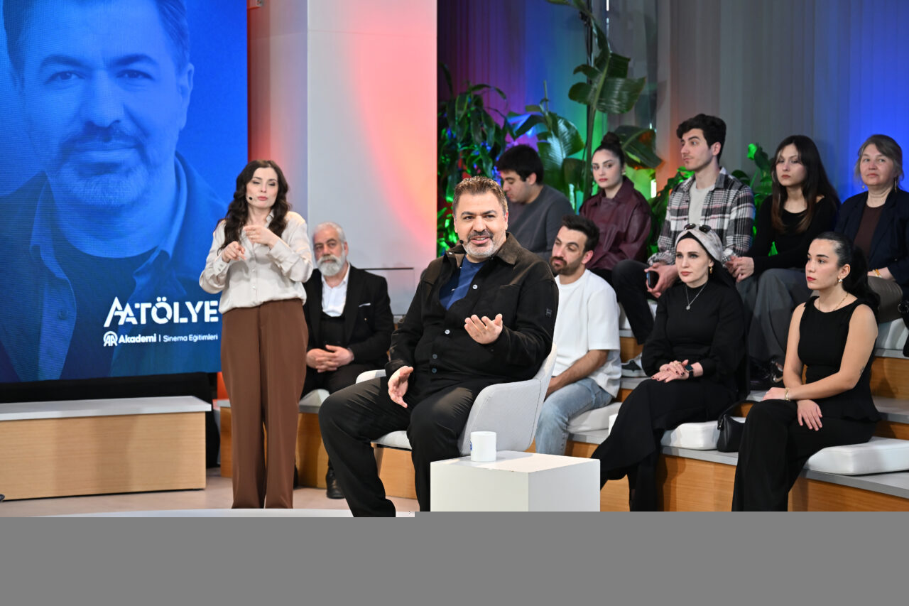 - "Bir hikaye yazarken uzun boylu, kısa boylu, yaşlı, çocuk,
