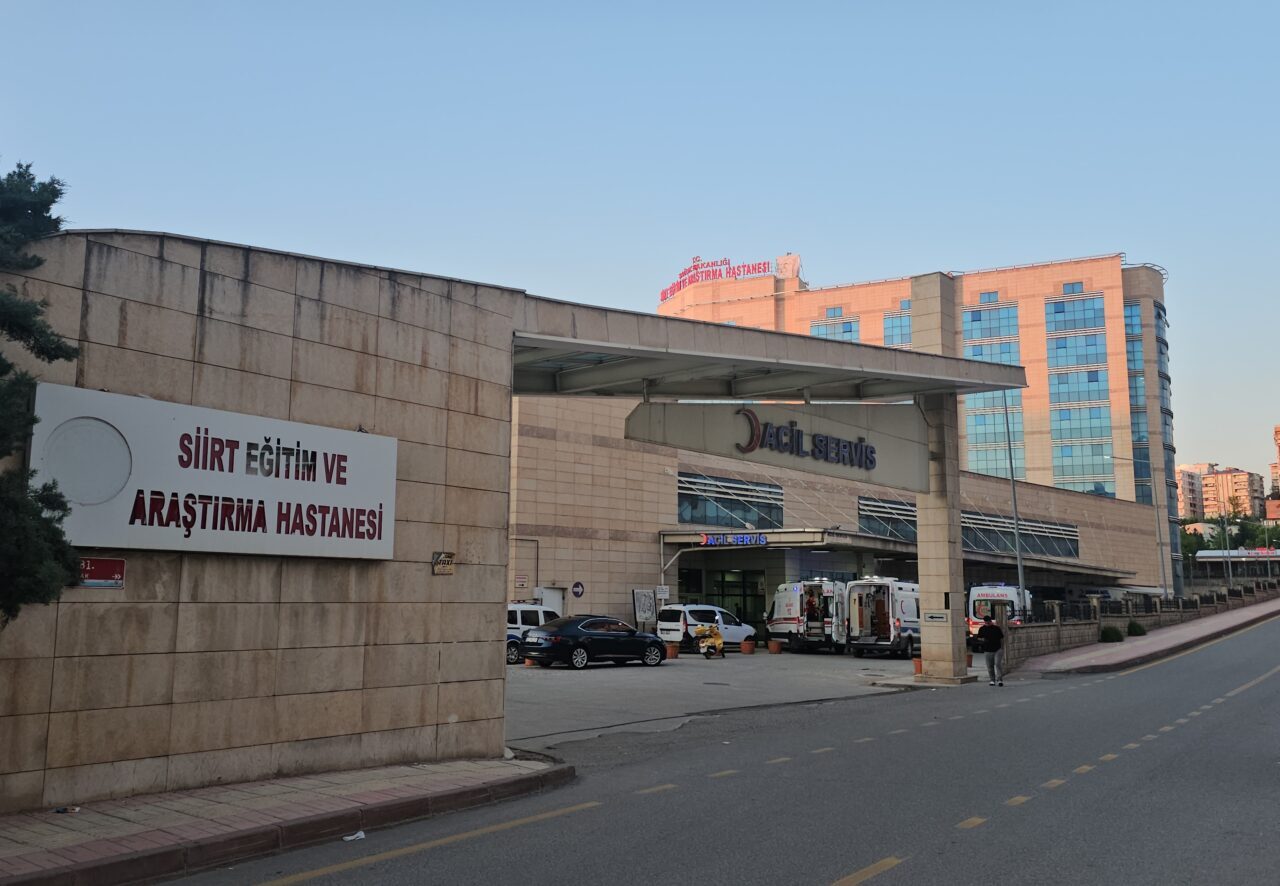 SİİRT (AA) – Siirt'in Eruh ilçesinde çıkan taşlı sopalı kavgada