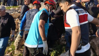 SİİRT (AA) – Siirt'te traktörün devrilmesi sonucu 2 kişi yaşamını