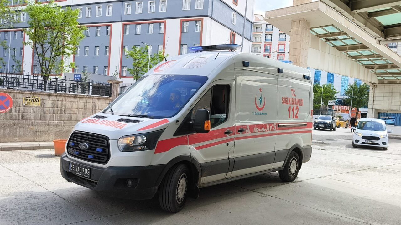 SİİRT (AA) – Siirt'in Pervari ilçesinde elektrik akımına kapılan 1