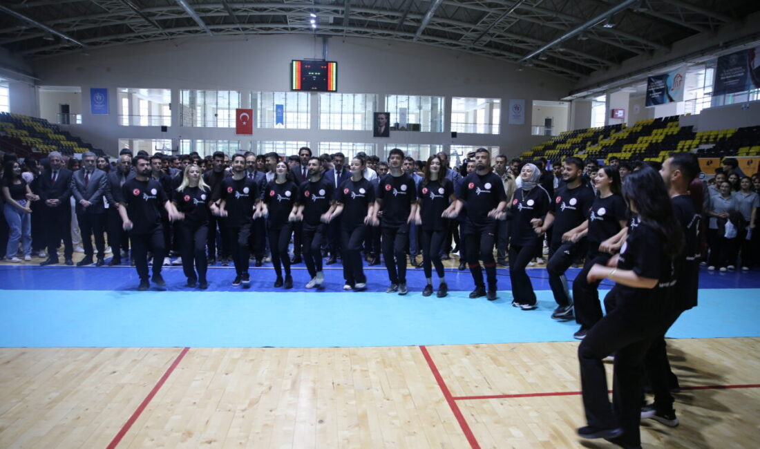 SİİRT (AA) – Siirt'te 32 üniversitenin katılımıyla lise öğrencilerine yönelik