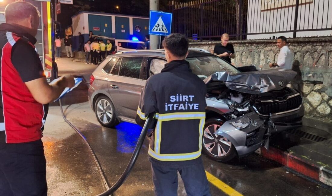 SİİRT (AA) – Siirt'te otomobil ile kepçenin çarpışması sonucu 5