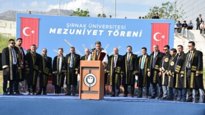 ŞIRNAK (AA) – Şırnak Üniversitesinde (ŞÜ) düzenlenen mezuniyet töreninde 415