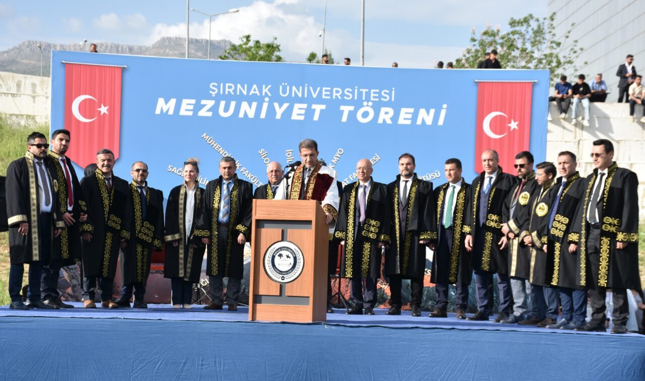 ŞIRNAK (AA) – Şırnak Üniversitesinde (ŞÜ) düzenlenen mezuniyet töreninde 415
