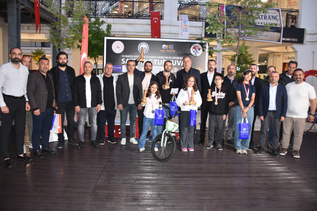 ŞIRNAK (AA) – Şırnak'ta, 19 Mayıs Atatürk'ü Anma Gençlik ve