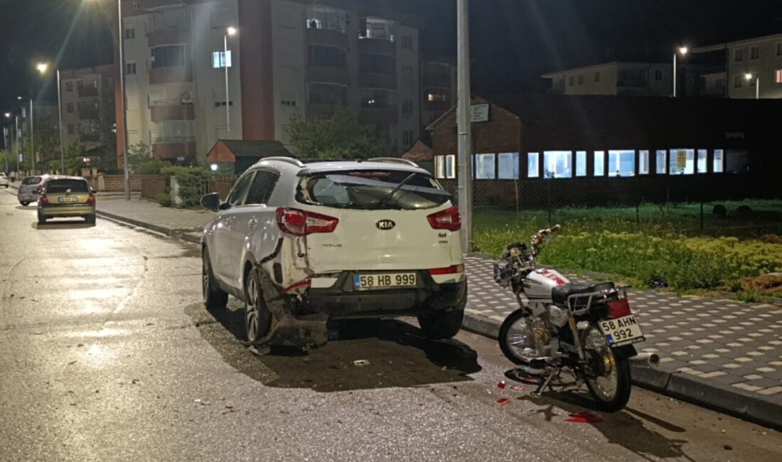 SİVAS (AA) – Sivas'ın Şarkışla ilçesinde park halindeki cipe çarpan