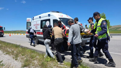 SİVAS (AA) – Sivas'ın Hafik ilçesinde otomobilin şarampole devrilmesi sonucu