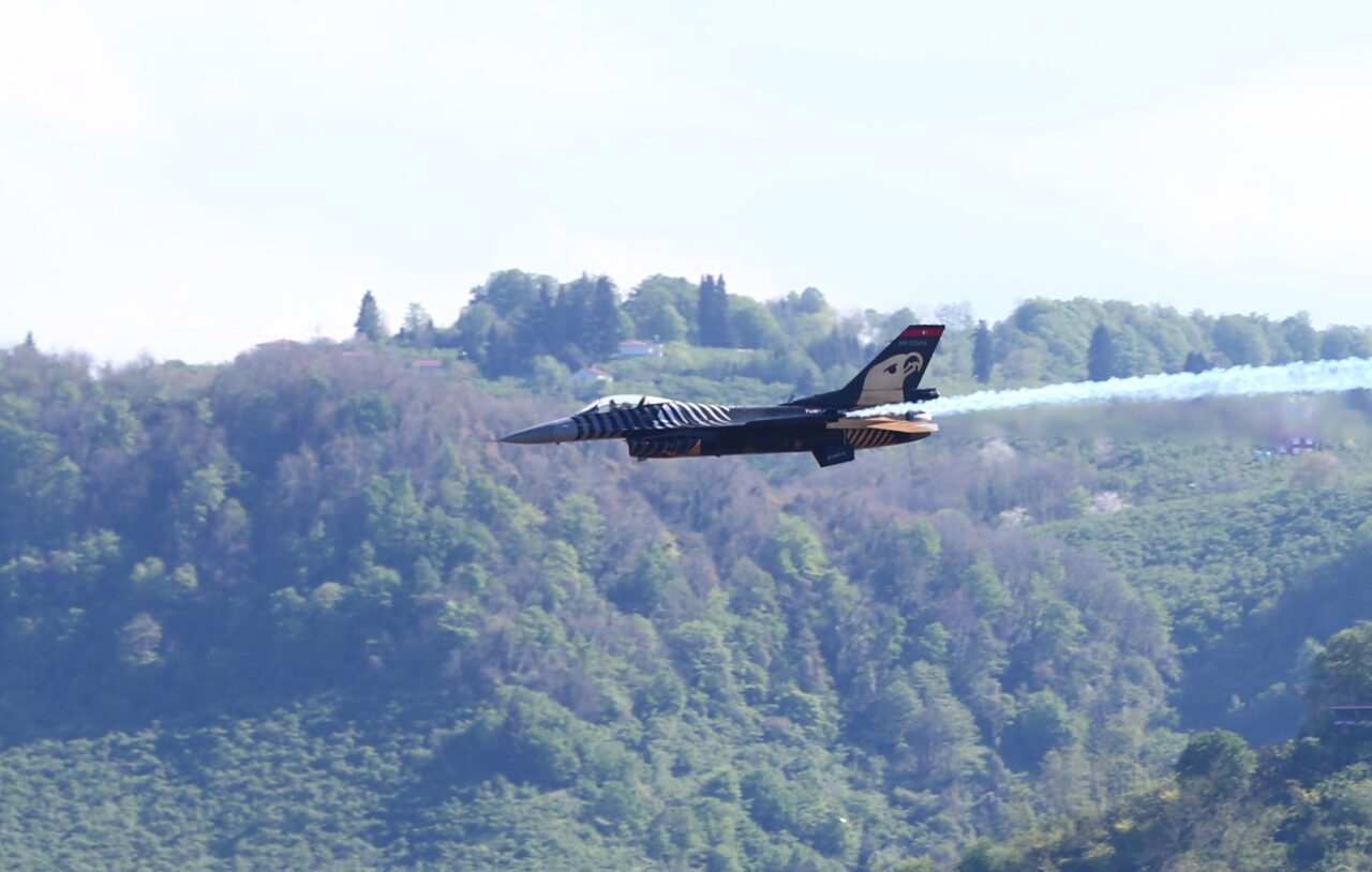 GİRESUN (AA) – Türk Hava Kuvvetleri'nin akrobasi timi SOLOTÜRK, "49.