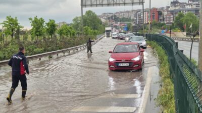 ZONGULDAK (AA) – Zonguldak-Alaplı çevre yolunun sağanak nedeniyle su altında
