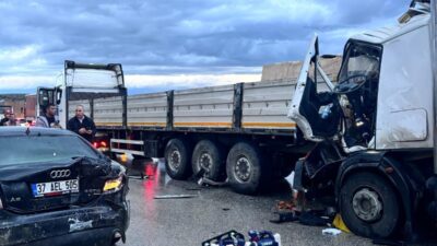 GAZİANTEP (AA) – Tarsus-Adana-Gaziantep (TAG) Otoyolu'ndaki zincirleme trafik kazasında 1'i