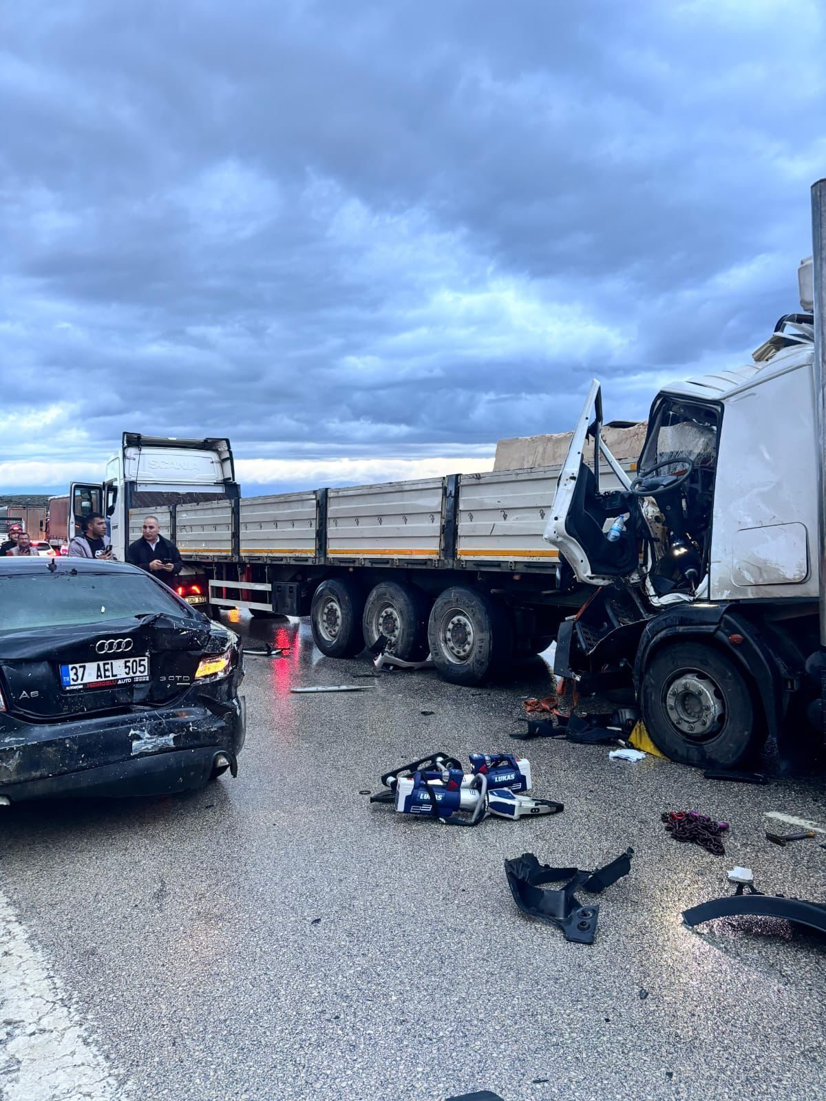 GAZİANTEP (AA) – Tarsus-Adana-Gaziantep (TAG) Otoyolu'ndaki zincirleme trafik kazasında 1'i