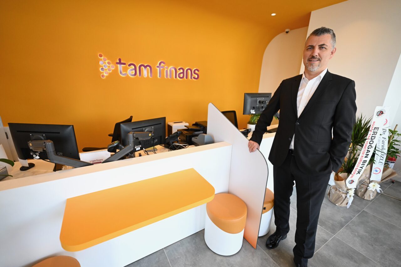 - Tam Finans Satış ve Pazarlama Kıdemli Genel Müdür Yardımcısı