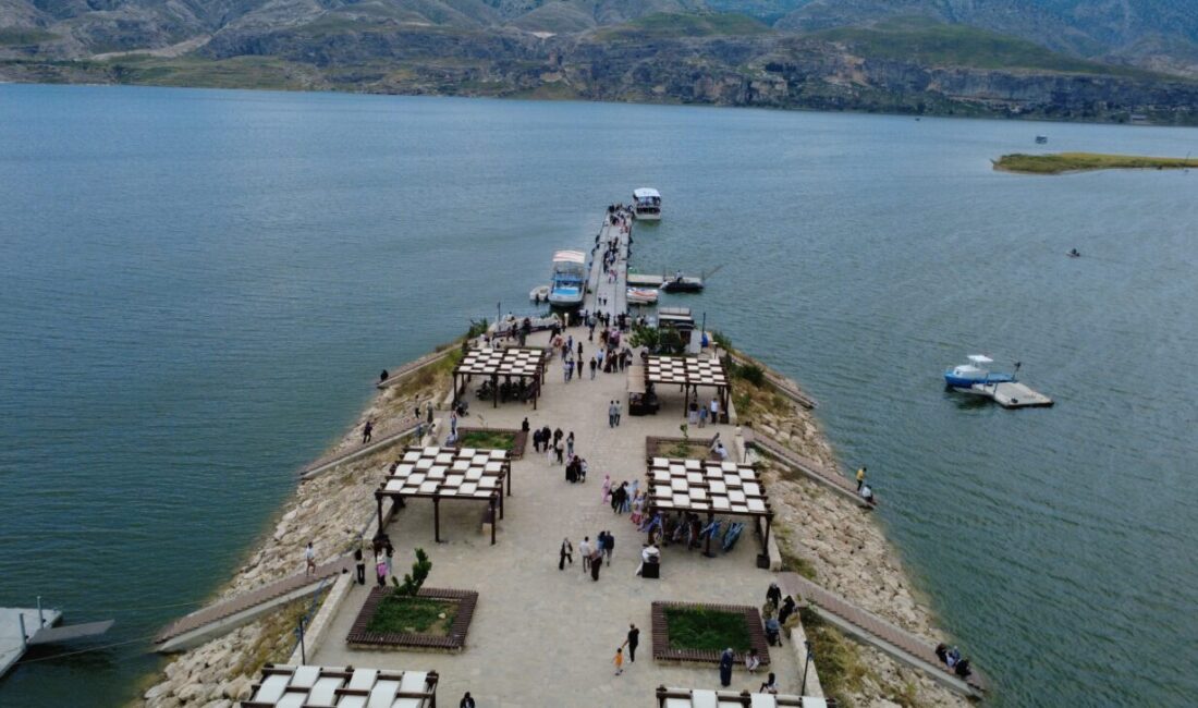 BATMAN (AA) – Batman'ın tarihi Hasankeyf ilçesi, Kurban Bayramı tatilinde