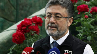 - "Son dönemde yılda 2 milyar adet süs bitkisi üretiyoruz,