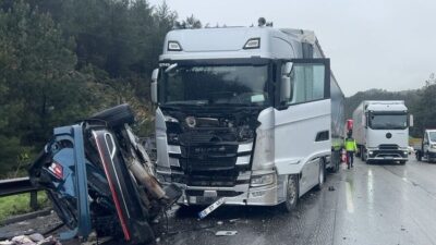 MERSİN (AA) – Mersin'de Tarsus-Pozantı Otoyolu'nda 3 aracın karıştığı zincirleme
