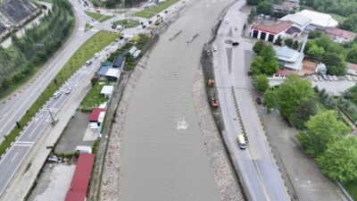 TOKAT (AA) – Taşkın riski bulunan Yeşilırmak Nehri, dronla kaydedildi.