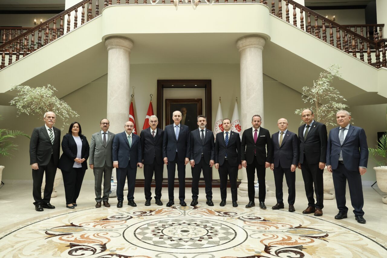 BURSA (AA) – TBMM Başkanı Numan Kurtulmuş, çeşitli programlara katılmak