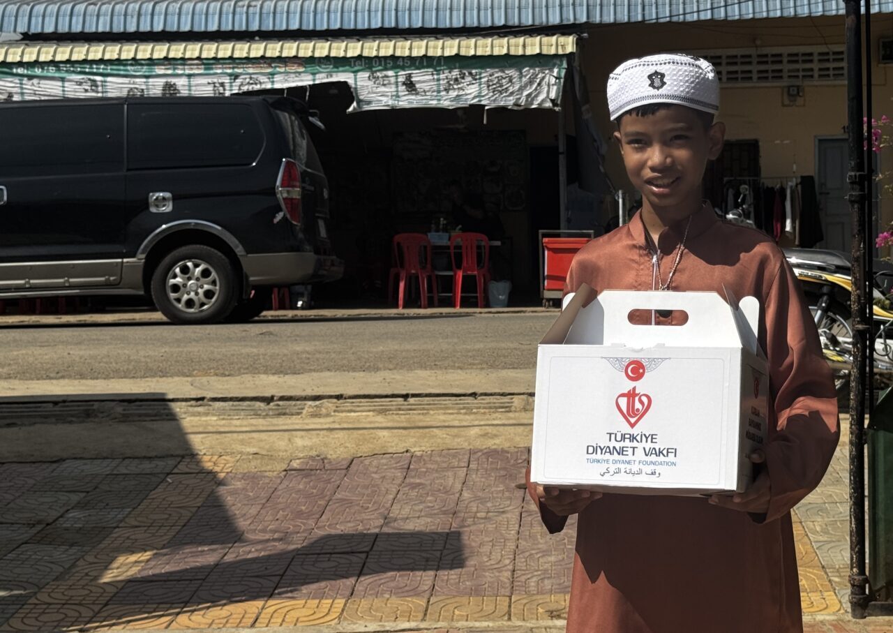 BATTAMBANG (AA) – Türkiye Diyanet Vakfı (TDV), Vekaletle Kurban Kesim