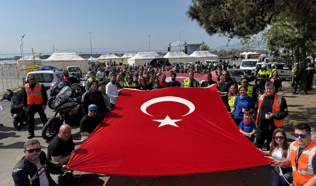 TEKİRDAĞ (AA) – Tekirdağ'da motosiklet tutkunları, Anneler Günü ve 3.