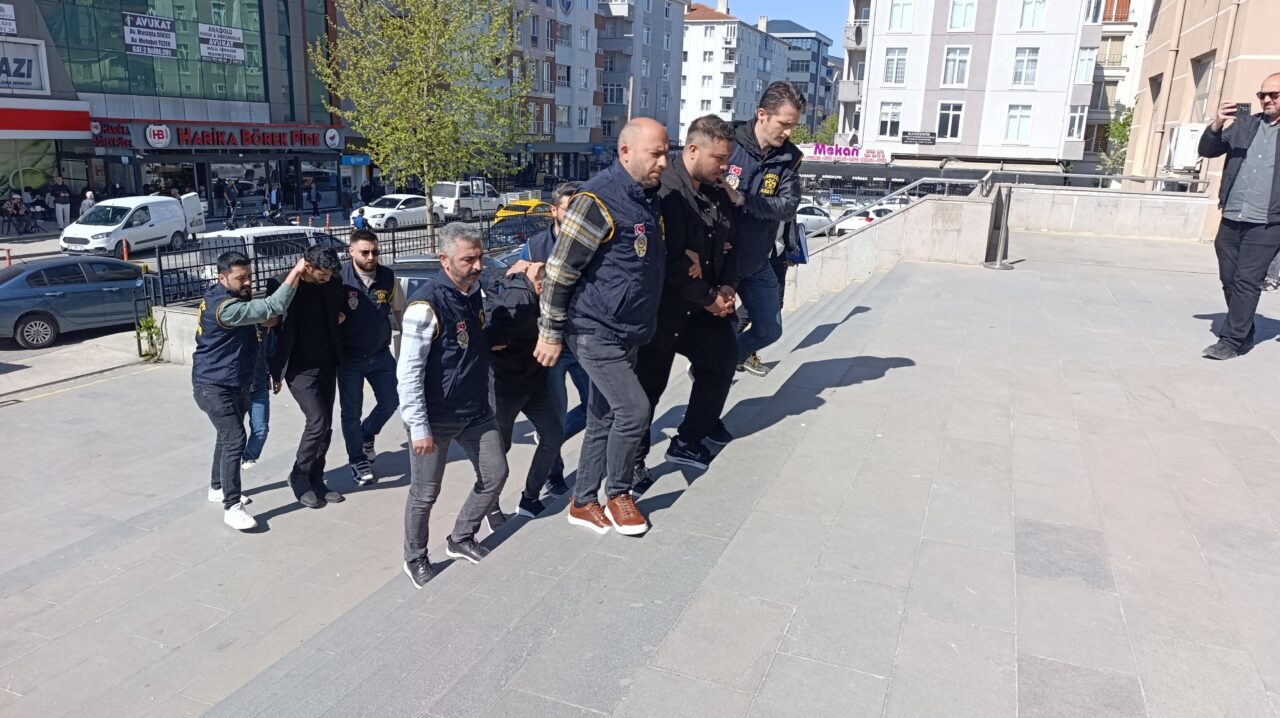 TEKİRDAĞ (AA) – Tekirdağ'ın Çerkezköy ilçesinde, kendilerini polis veya savcı