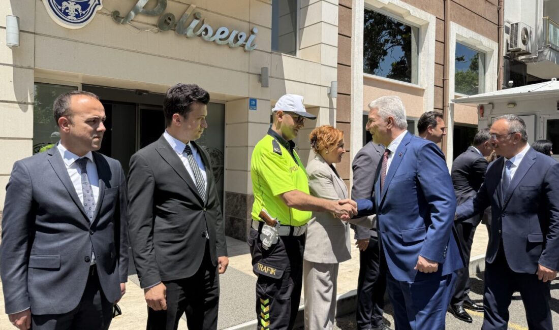- "Çok sayıda ülkenin gıpta ettiği, imrendiği, rol model aldığı