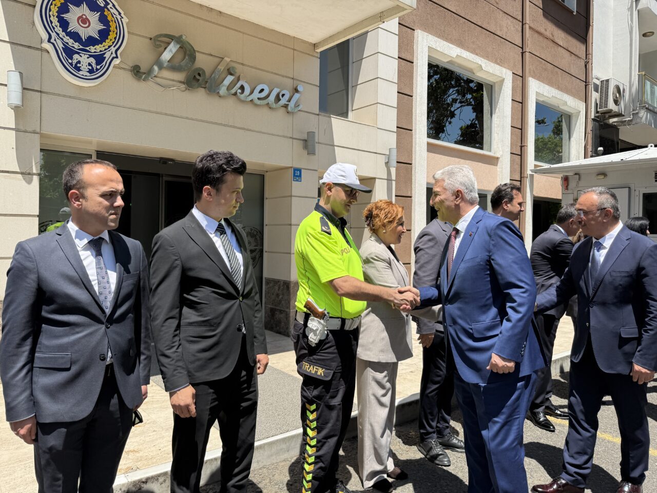 - "Çok sayıda ülkenin gıpta ettiği, imrendiği, rol model aldığı