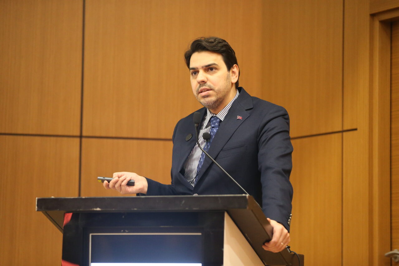 - "TİKA'nın logosunda ay yıldız ve hilal var. Dolayısıyla TİKA