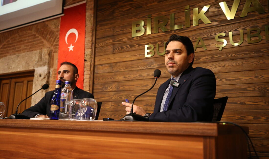 - "Topkapı Sarayı'nın giriş kapısında 'tüm mazlumların sığınağı' yazar. Türkiye'nin