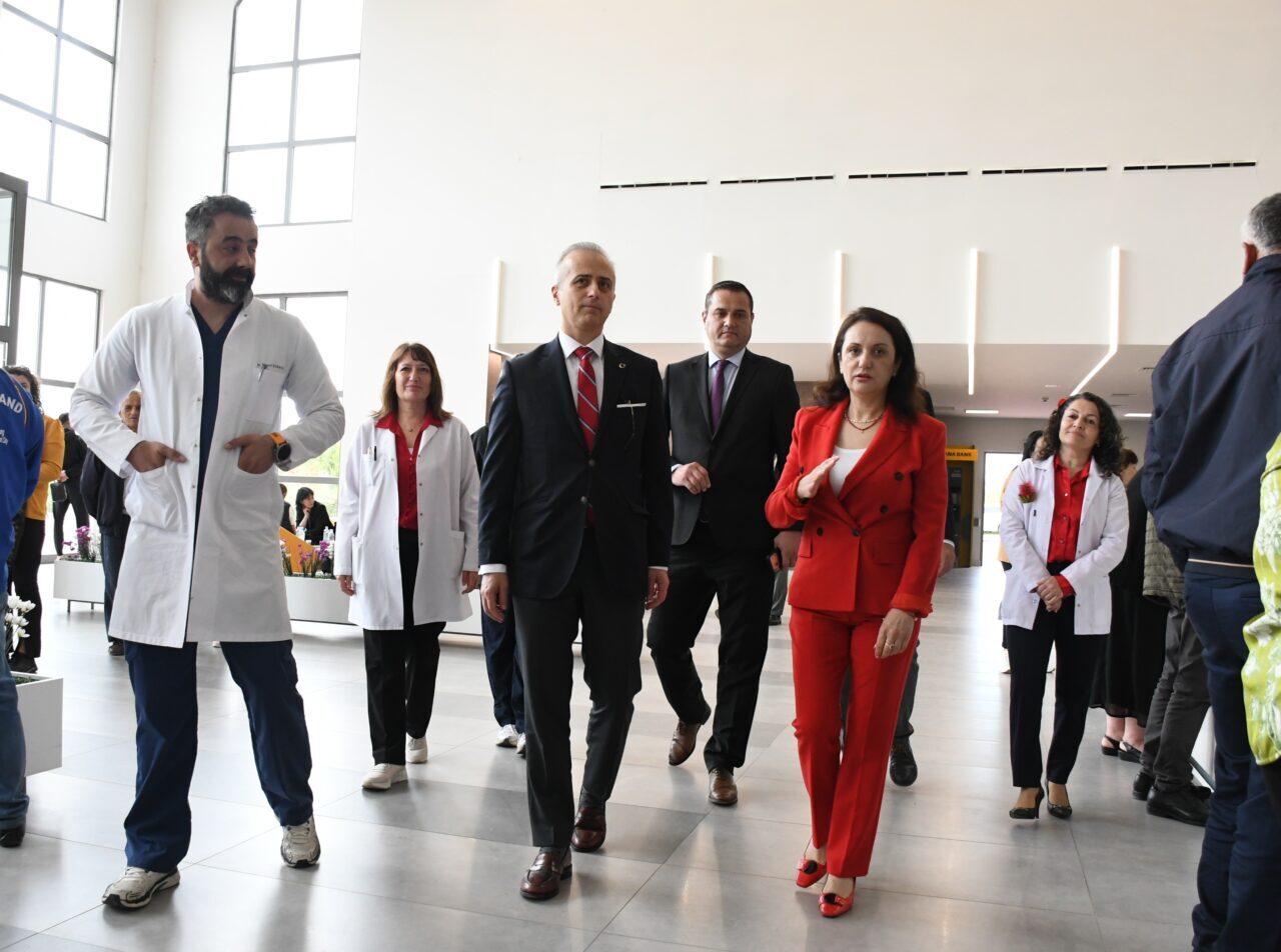 FİER (AA) – Türkiye'nin Tiran Büyükelçisi Barış Ceyhun Erciyes, Türkiye'nin