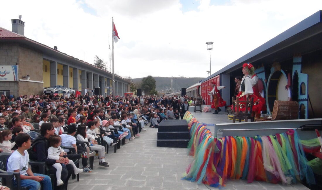 BİTLİS (AA) – Kültür ve Turizm Bakanlığı Devlet Tiyatroları Genel