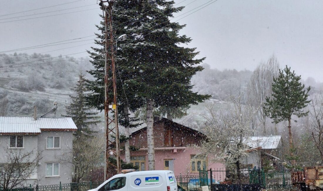 TOKAT (AA) – Tokat'ın 1450 rakımlı Başçiftlik ilçesinde kar yağışı