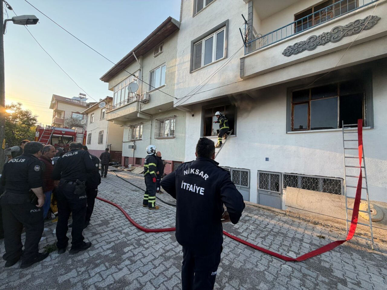 TOKAT (AA) – Tokat'ın Niksar ilçesinde çıkan ev yangınında 1