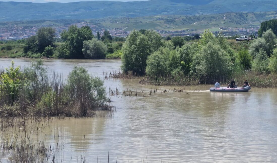 TOKAT (AA) – Tokat'ın Erbaa ilçesinde Kelkit Çayı'na düşerek akıntıya