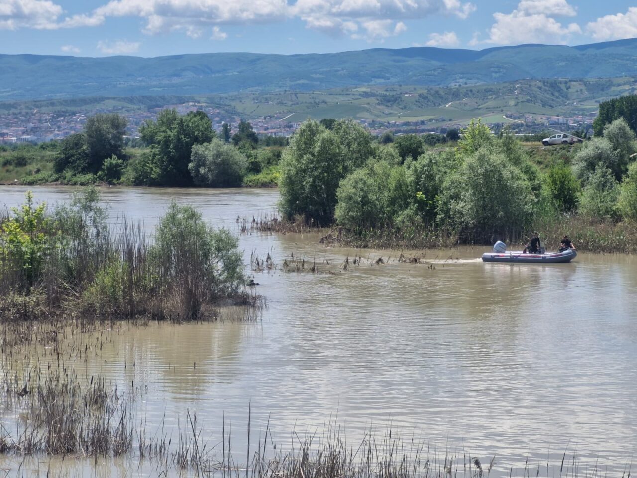 TOKAT (AA) – Tokat'ın Erbaa ilçesinde Kelkit Çayı'na düşerek akıntıya