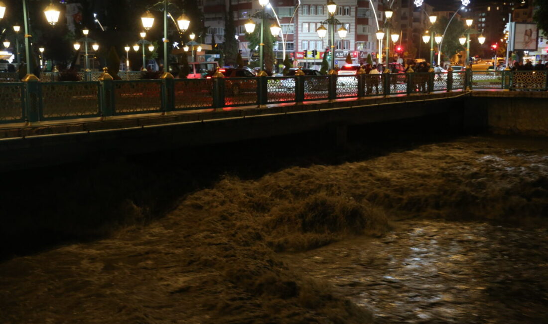 TOKAT (AA) – Tokat'ta, taşkın riski bulunan Yeşilırmak Nehri'nde su