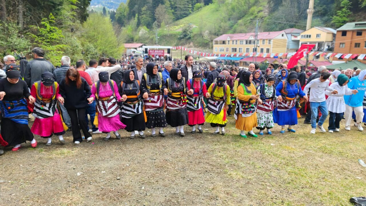 TRABZON (AA) – Trabzon'un Şalpazarı ilçesinde "31. Acısu Hıdırellez Kültür