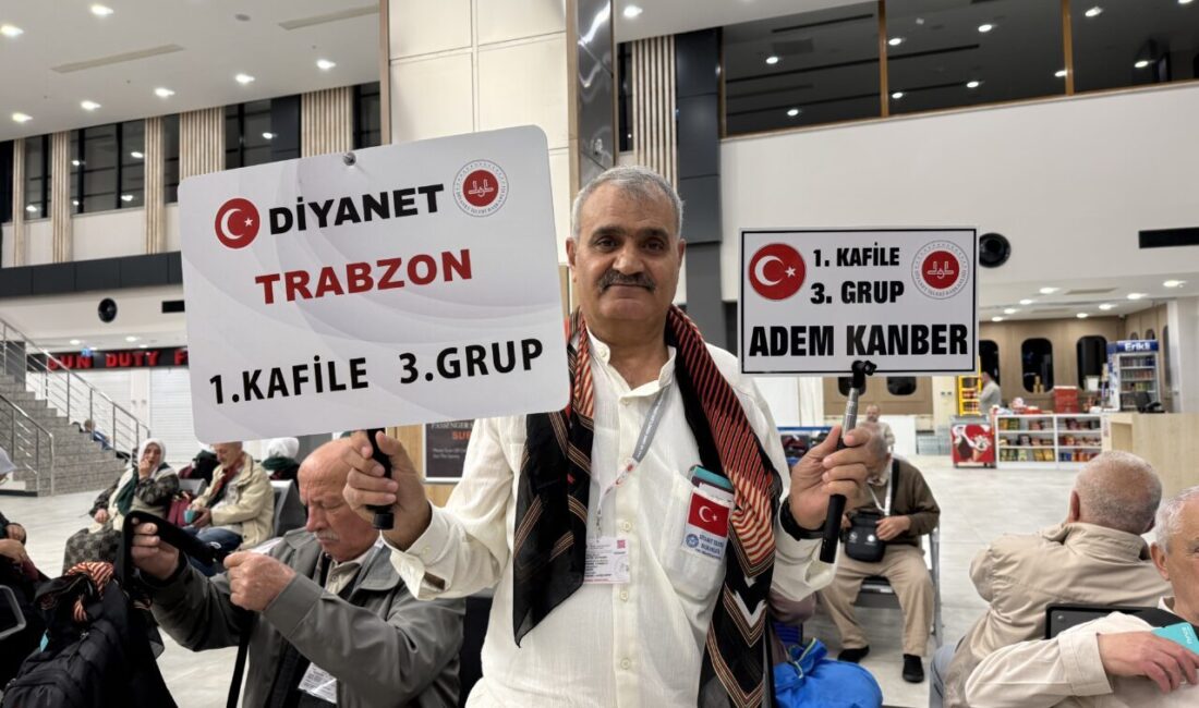 TRABZON (AA) – Trabzon'dan 158 kişilik hac kafilesi, dualarla kutsal