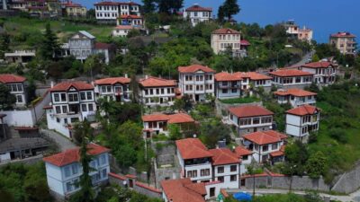 TRABZON (AA) – Trabzon'un Akçaabat ilçesindeki tarihi Orta Mahalle, Osmanlı