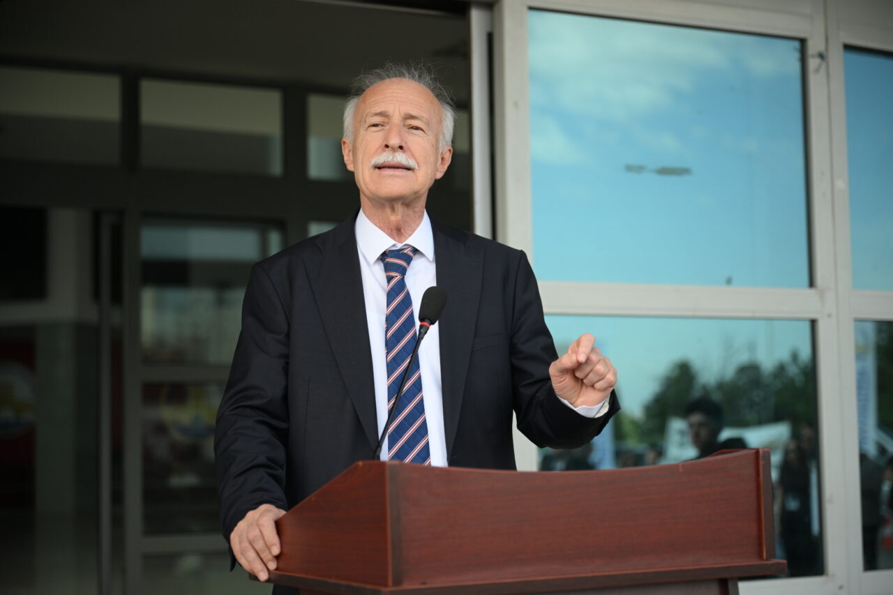 - Rektör Prof. Dr. Mustafa Hatipler:
- "Trakya Üniversitesi olarak Gayri