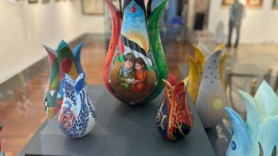 - Serginin genel sanat yönetmeni Dr. Ali Cantürk:
- "Orta Asya'dan